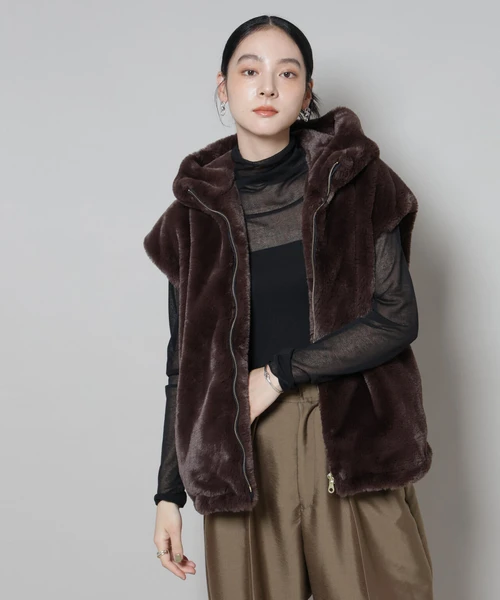 フェイクファーフードベスト