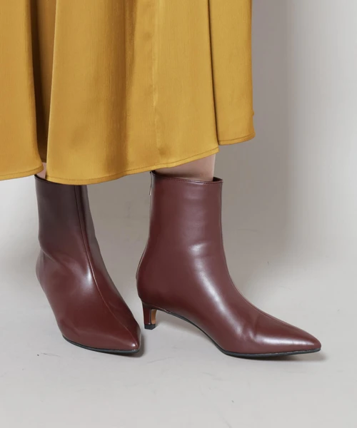 ポインテッドショートブーツ