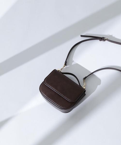 スクエアフラップショルダーバッグ