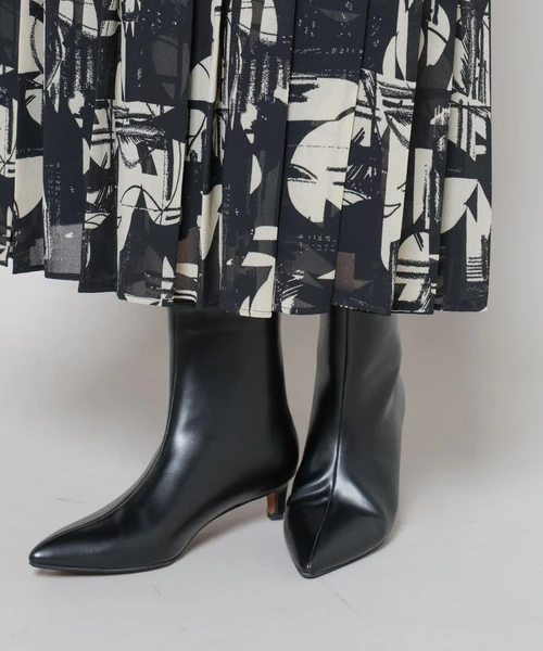 ポインテッドショートブーツ