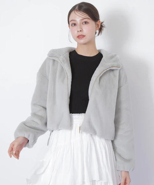 フェイクファーフーディー