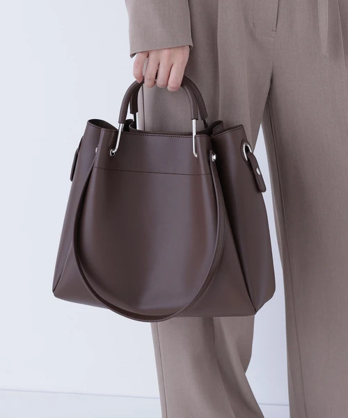 メタルハンドルタックショルダーバッグ