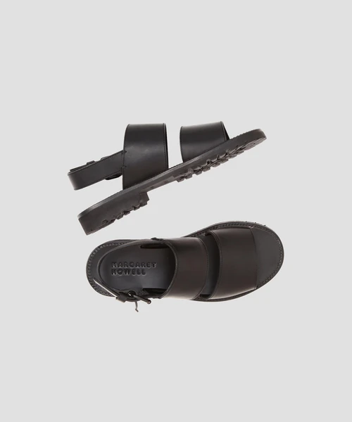 BUCKLE STRAP SANDAL