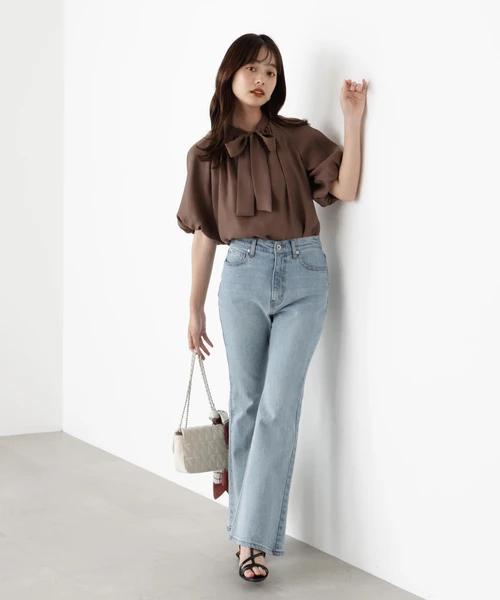 フレアデニムパンツ